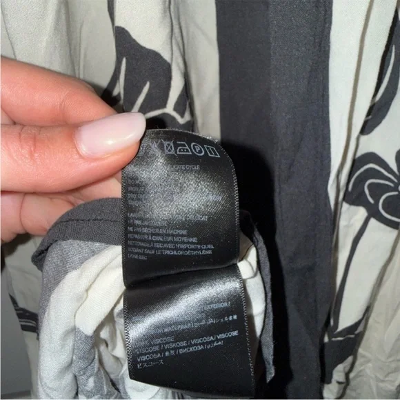 Farm Rio Sleeveless Square-Neck tropical Floral
Slim Midi Dress size XS - Picture 11 of 15